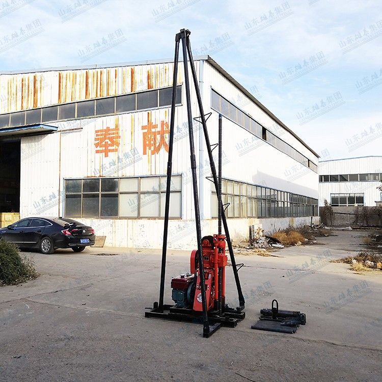 安徽合肥小型鉆機(jī)客戶(hù)自提我廠50型液壓巖芯鉆機(jī)一臺(tái)，恭喜吳總